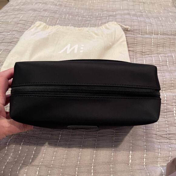MONOS Metro Large Non Toiletry Bag Pouch Black New without - Picture 12 of 12